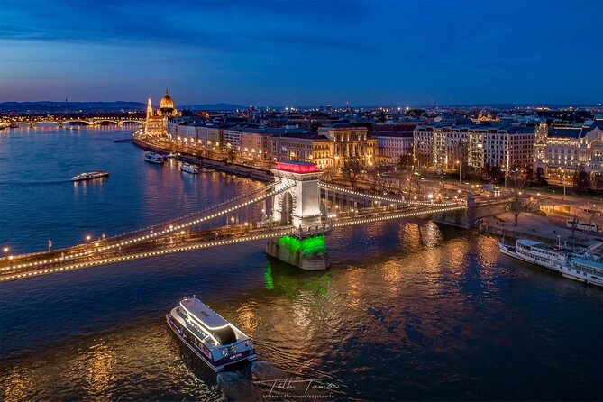 4 Course Dinner Cruise with Operetta, Folk Show and Welcome Drink - Welcome drink and the drinks reality: budget without surprises