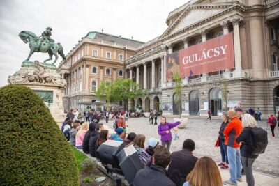 Buda Castle Tour: Fisherman's bastion and hidden gems - Route flow: 2 hours, max 10 people, and how the pace works