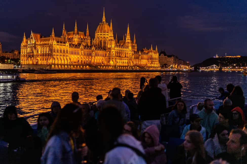Budapest: 1-Hour Evening Sightseeing Cruise with Drink - Key Things You’ll Want to Know Before You Board