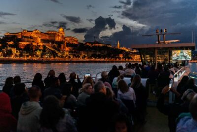 Budapest: 1-Hour Evening Sightseeing Cruise with Drink - Dock 7 to Onboard: Getting Started Without Stress