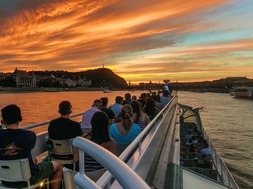 Budapest: 1-Hour Evening Sightseeing Cruise with Drink - Wi-Fi Onboard: Useful, Not Essential