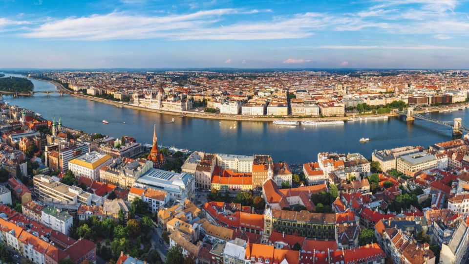 Budapest: 1-hour Sightseeing Danube River Cruise - Ticket flexibility: if you miss the start, you can still sail