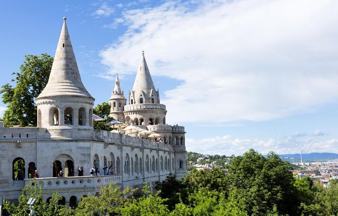 Budapest: 3-Hour Live-guided Bus Tour and 1-hour River Cruise - A Smooth 4-Hour Hits-and-Photos Circuit (Bus + Danube Boat)
