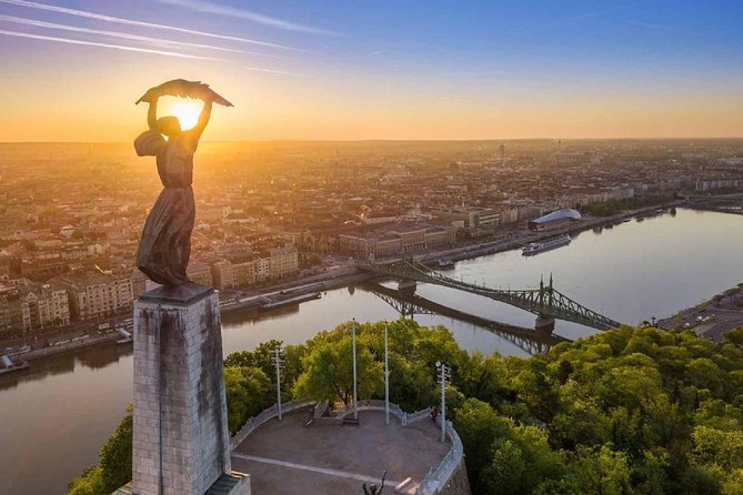 Budapest: 3-Hour Live-guided Bus Tour and 1-hour River Cruise - Heroes’ Square Millennium Memorial: 30 Minutes That Actually Teaches Something