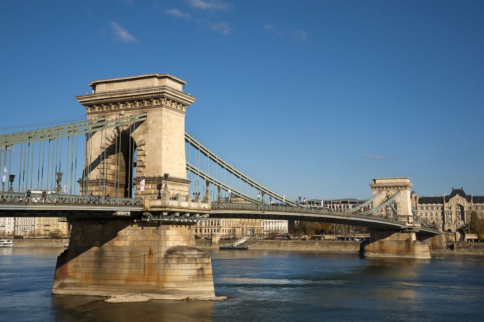 Budapest 3-Hour Walking Tour in Italian - St. Stephen’s Basilica to start: the right first impression in Pest