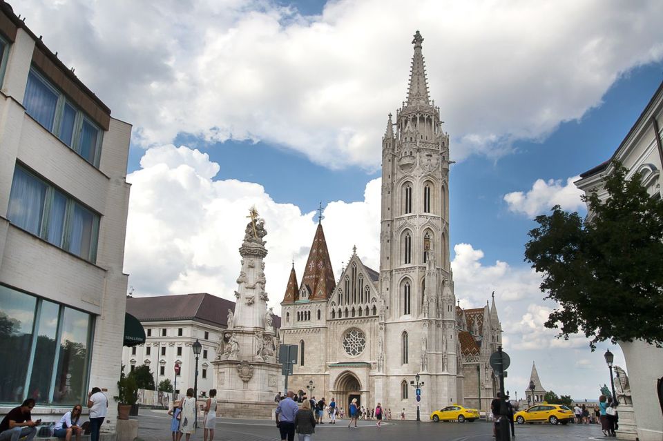 Budapest 3-Hour Walking Tour in Italian - Fishermen’s Bastion: viewpoints with context, not just photos