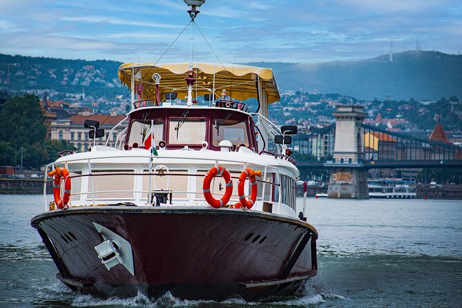 Budapest Audio Guide Cruise with Day, Sunset and Night Options - The 1-Hour Route: Big Sights, Fast Views