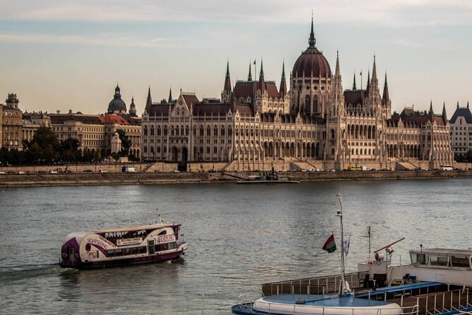 Budapest Audio Guide Cruise with Day, Sunset and Night Options - Elizabeth Bridge to Gellért Hill (and Why Hotel Gellért Pops Up)