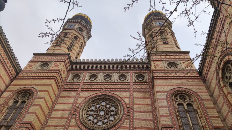 Budapest: Best of Downtown and Jewish Quarter Tour - St. Stephen’s Basilica: a monument stop that teaches you what to look for