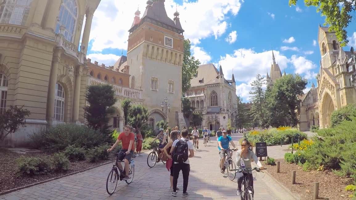 Budapest Bike Tour with a Hungarian Goulash - The Lunch Break: Where the Goulash Actually Hits