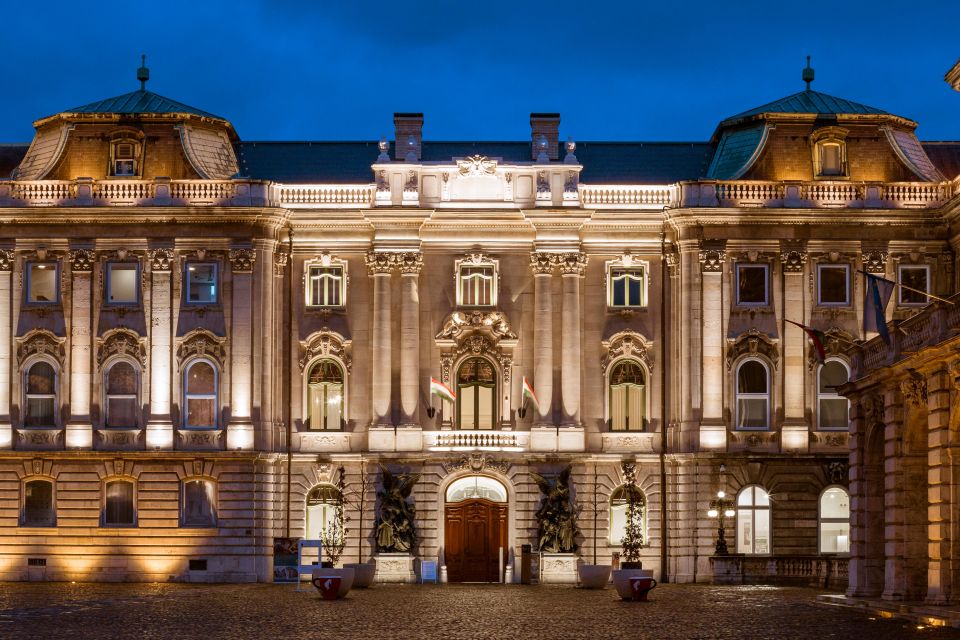 Budapest: Buda Castle Walk with Saint Stephen's Hall - St. Stephen’s Hall: restored royal splendor you can actually see