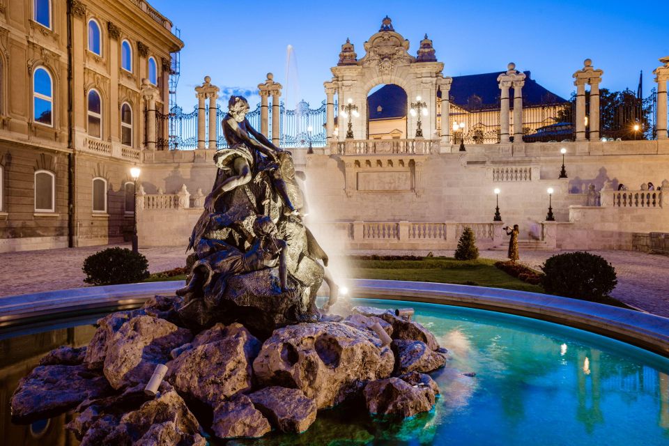 Budapest: Buda Castle Walk with Saint Stephen's Hall - What to expect on the ground: timing, weather, and work-site noise