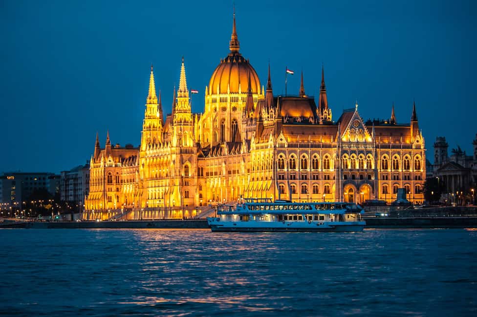 Budapest By Night Sightseeing Cruise - Danube at Night: why this 50 minutes hits the sweet spot