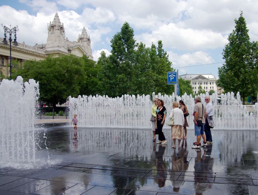 Budapest: City Center Walking Tour - Pesti Vigadó and Vorosmarty Square: the culture-and-café break