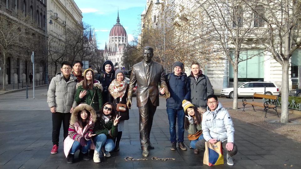 Budapest: City Center Walking Tour - Elizabeth Park and Budapest Eye: a modern landmark in a historic frame