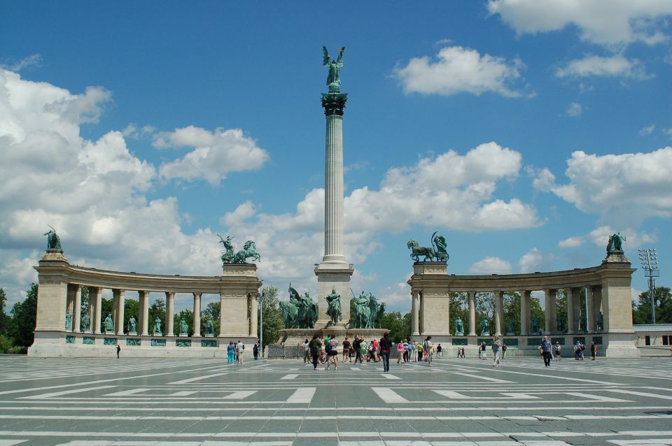 Budapest: City Discovery Tour - Matthias Church: the medieval details you can actually spot