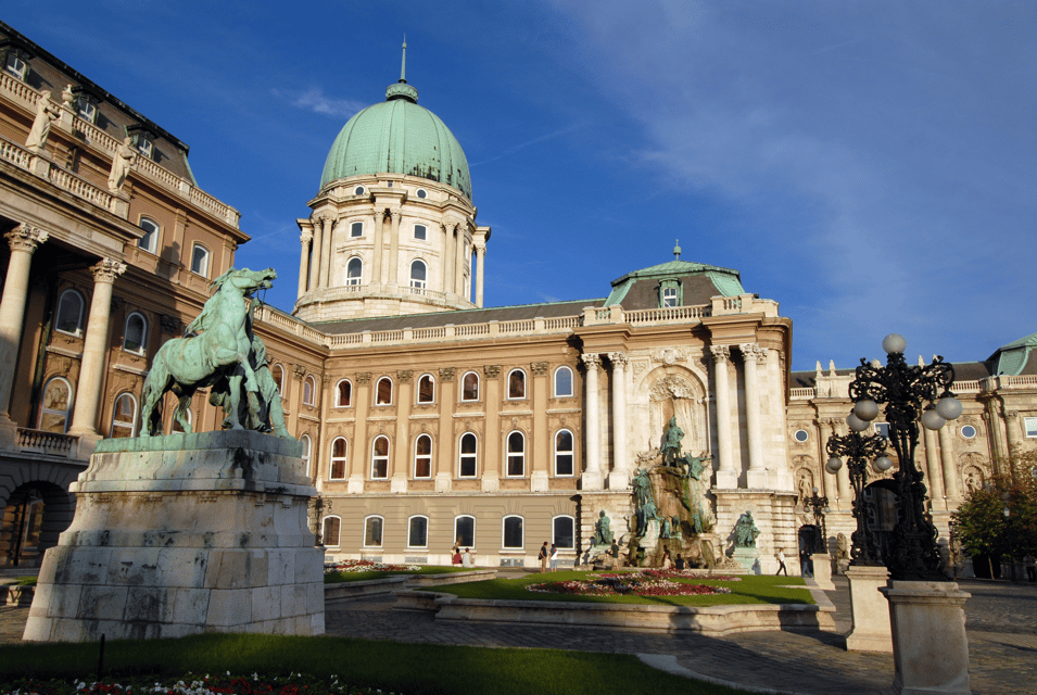 Budapest: City Discovery Tour - Gellért Hill and the river-hills connection