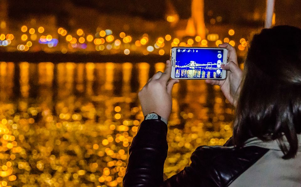 Budapest: City Highlights Cruise with Welcome Drink - Dock 42 Check-In: Find the Right Boat and Start Easy