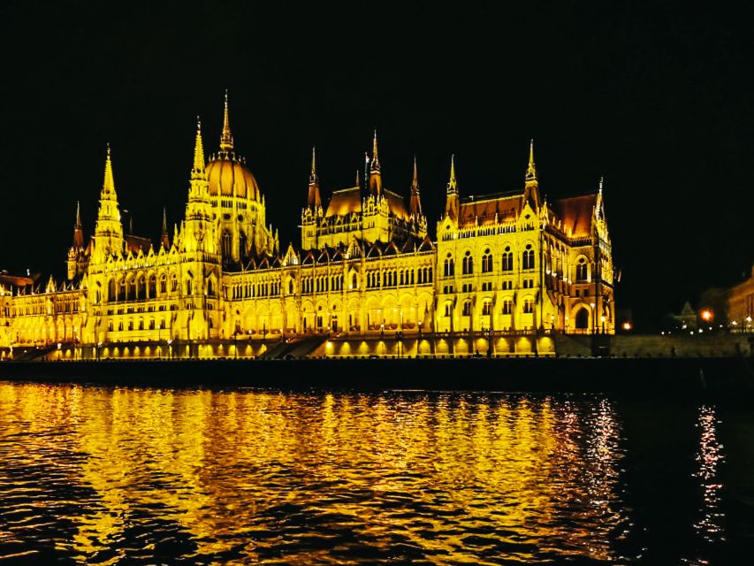Budapest: City Highlights Cruise with Welcome Drink - Margaret Bridge to Buda Castle: The Skyline Hits Before You Fully Settle In