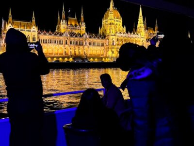Budapest: City Highlights Cruise with Welcome Drink - The One-Hour Cruise Plan: How the Danube Route Builds Your Photo Line
