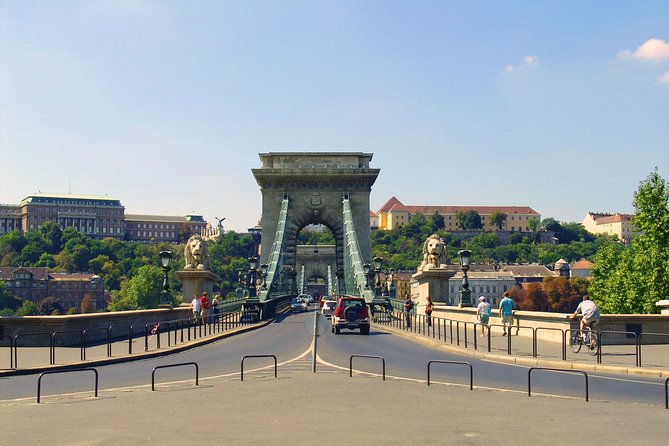 Budapest City Sightseeing Half-Day Tour - The guide matters: what I’ve learned from guide styles and languages