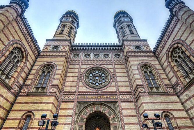 Budapest City Walk in Jewish Quarter - The City Walk Start: Pickup, Small Group Feel, and What That Changes