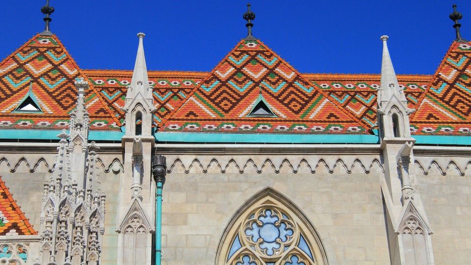 Budapest: Classical Music Concerts in Matthias Church - Before the music: how to turn 70 minutes into an evening