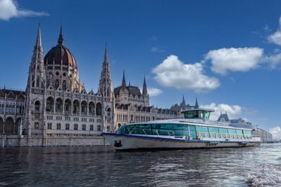 Budapest Danube Cruise with Drink, Audio Guide, Margaret Island - Getting to Legenda City Cruises and Boarding Smoothly