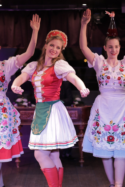 Budapest: Danube Cruise with Folk Dancing and Drinks - Silverline Dock to the Danube: how the 2 hours actually feel