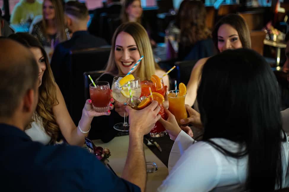 Budapest: Danube Cruise with Folk Dancing and Drinks - Three included drinks: what you’ll get and how to order smart