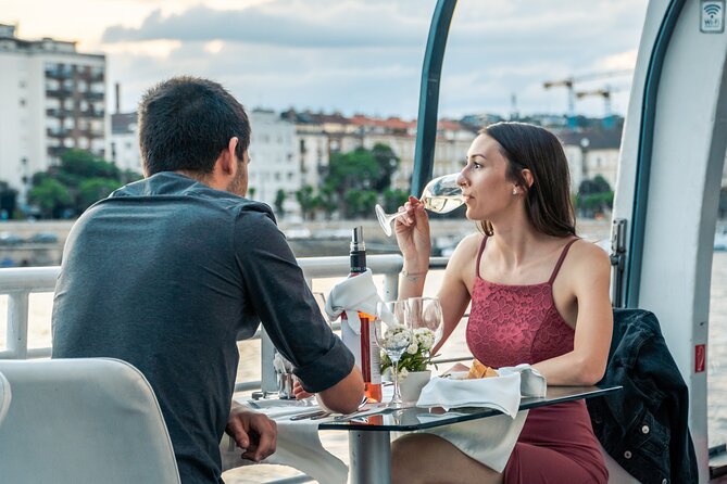 Budapest Danube River Candlelit Dinner Cruise with Live Music - The candlelit dinner: 4 courses for adults, 3 for kids