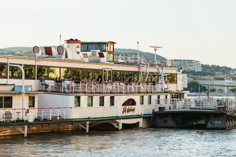 Budapest: Danube River Cruise with Dinner and Prosecco - A 90-Minute Danube Dinner Plan From Akadémia Dock 2