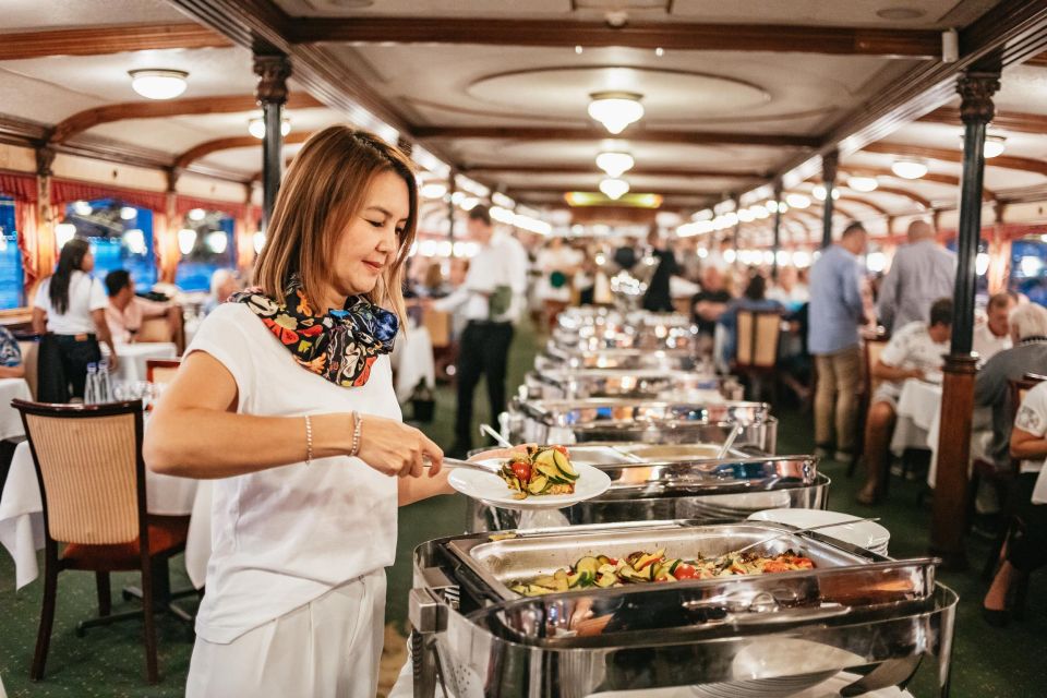 Budapest: Danube River Cruise with Dinner and Prosecco - The Gróf Széchenyi Paddle Steamer: Old-World Charm, Practical Comfort