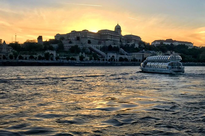 Budapest Danube River Sightseeing Night Cruise with Drink - The 30-language audio guide and how to use it well