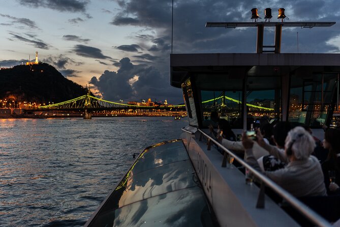 Budapest Danube River Sightseeing Night Cruise with Drink - Parliament, Chain Bridge, and Margaret Island: the “second chance” photo moment