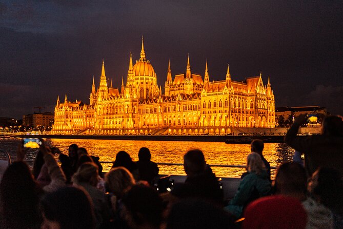 Budapest Danube River Sightseeing Night Cruise with Drink - Drinks, staff, and the “smooth evening” factor