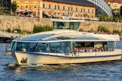 Budapest: Daytime Sightseeing Boat Cruise - Dock 7 Check-In and Finding Your Best View on a Modern Ship