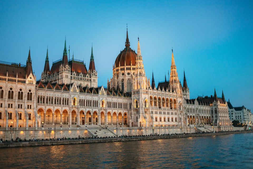 Budapest: Dinner Cruise with Live Music and Folk Dance Show - Should You Book This Danube Dinner Cruise?