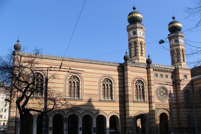 Budapest Dohany, Heroes', Rumbach synagogues & Jewish Ghetto Tour - Why this tour fits Budapest’s Jewish Quarter so well