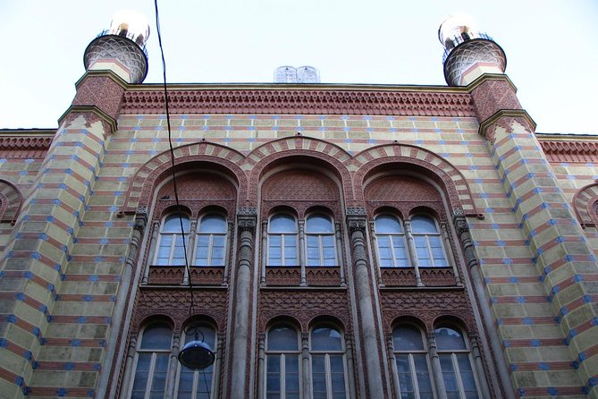 Budapest Dohany, Heroes', Rumbach synagogues & Jewish Ghetto Tour - Király Street and Gozsdu Udvar: reading Jewish life through streets, not just buildings