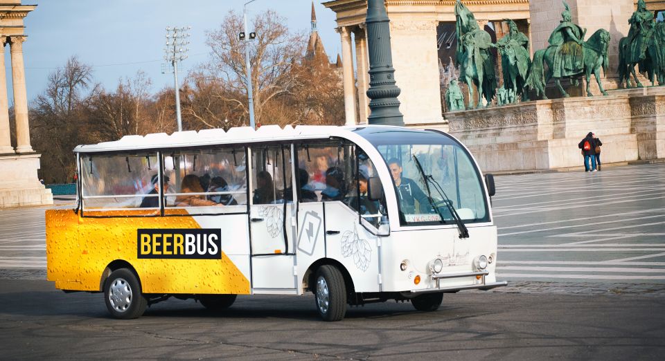 Budapest: eBeerBus Sightseeing Tour - Városliget, Szechenyi Thermal Bath, and Vajdahunyad Castle: the park-and-thermal side