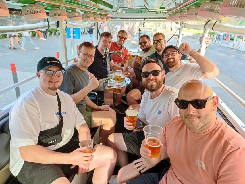 Budapest: eBeerBus Sightseeing Tour - Getting on board: meeting at Heroes Square and riding the loop