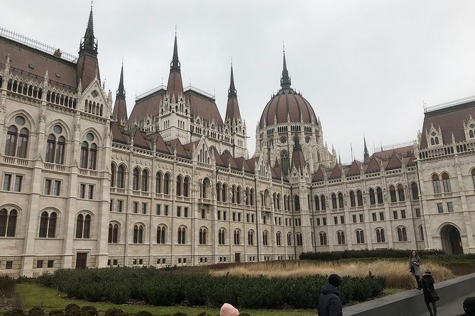 Budapest Essentials Private Tour Highlights and Hidden Gems - Strudel House, Szimpla Kert, and a map for what comes next