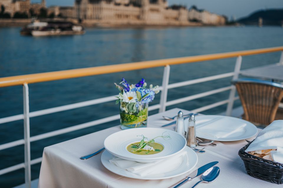 Budapest: Evening Cruise and Dinner with Welcome Drink - Boarding at Vigadó 6. kikötő: The Logistics Detail That Matters