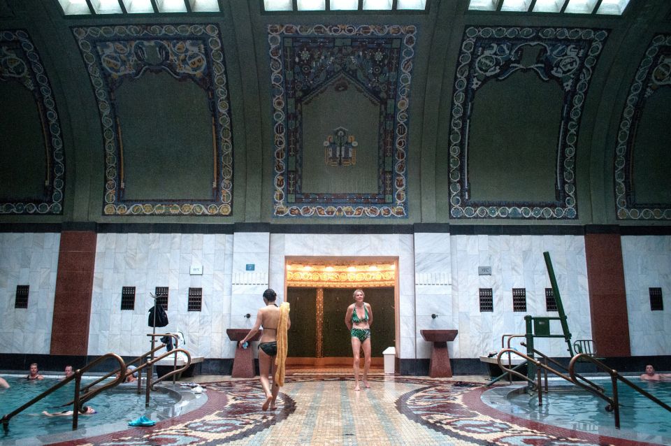 Budapest: Full-Day Gellért Spa Ticket - Indoor Pools, Saunas, and the Steam Room Loop