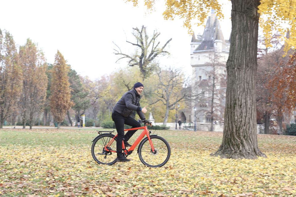 Budapest: Guided Downtown Electric Bike Tour - Back down to the river: Rudas Bath, Gellért Hill, and Liberty Bridge
