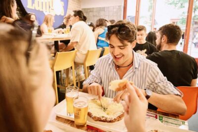 Budapest Guided Food Tour with Drinks Included - Kazinczy Street Synagogue: an odd start that actually works