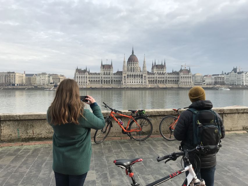 Budapest: Historic Downtown Bicycle Ride with Scenic Views - Key highlights you’ll care about