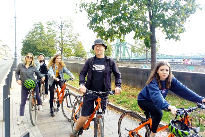 Budapest Historic Downtown Bicycle Tour in small groups - Group size and comfort: how this tour stays manageable