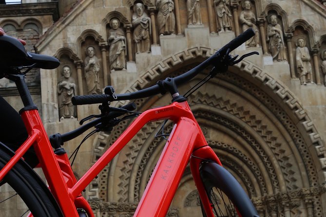 Budapest: Historic Downtown ride on E-Bicycles Buda & Pest - Andrassy Avenue to Heroes’ Square: a monuments-and-avenues spine